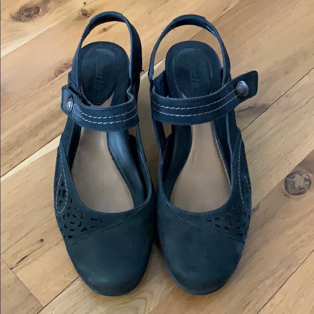 Black Sandals